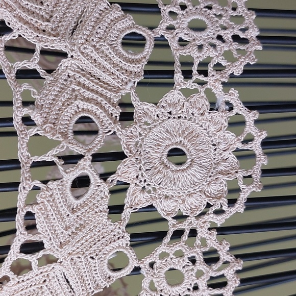 NWOT, Hand-made crochet fancy colar - Picture 6 of 8